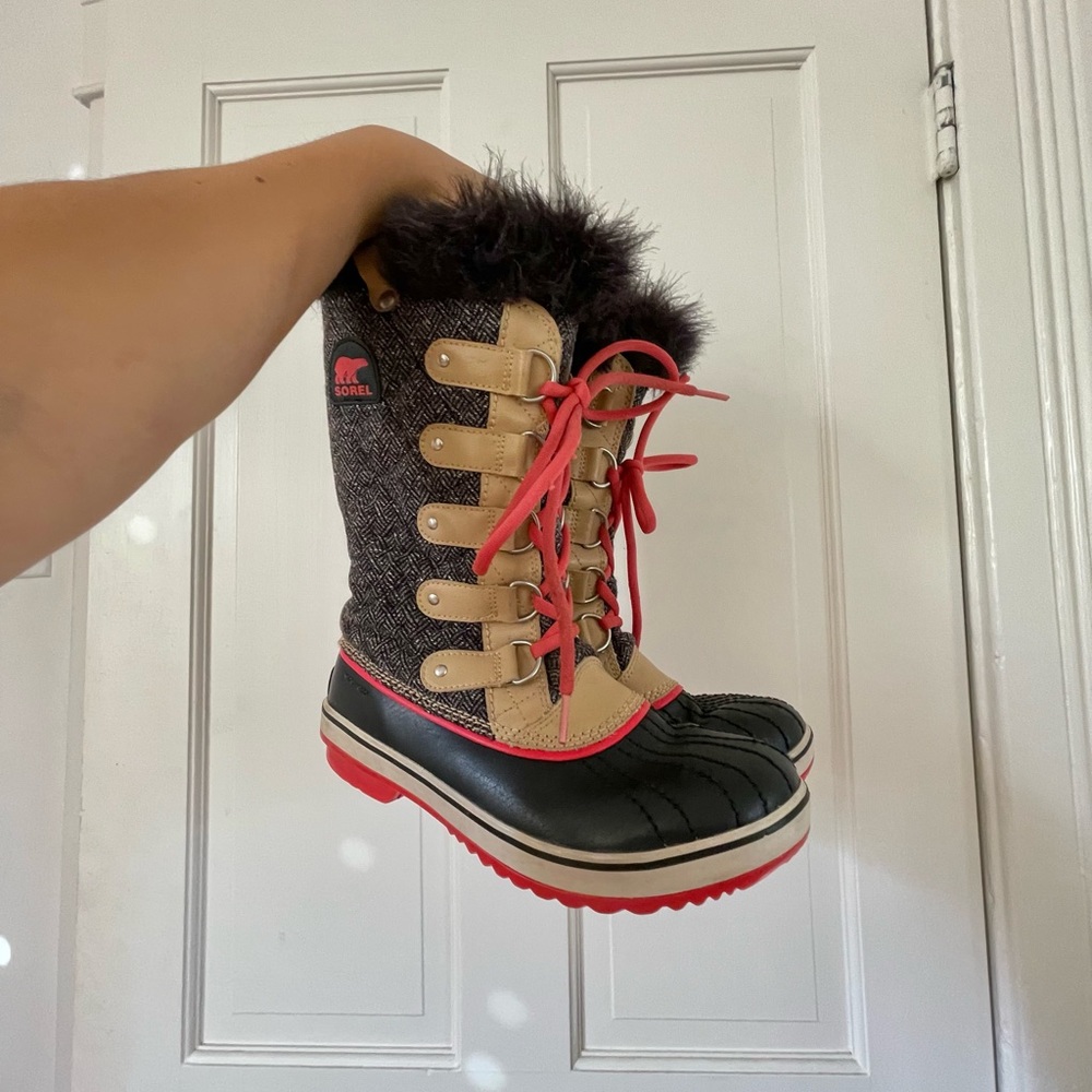 Sorel faux fur-lined snow boots